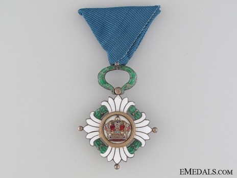 Order of the Yugoslav Crown, Officer's Cross Obverse
