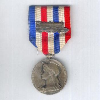 Silver Medal (with locomotive clasp, stamped "O. ROTY," 1913-1939) Obverse