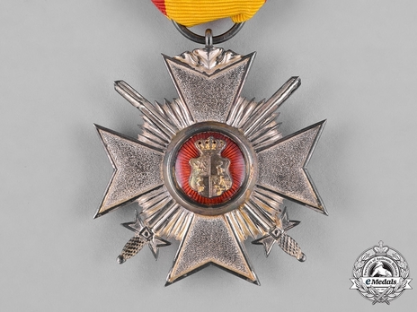Princely Honour Cross, Military Division, III Class Cross (in silver gilt) Obverse