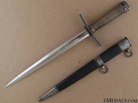 HJ Leader Dagger Obverse with Scabbard