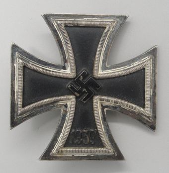 Iron Cross I Class, by Wächtler & Lange (L 55, magnetic)