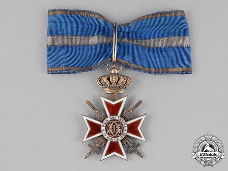 Order of the Romanian Crown, Type II, Military Division, Grand Officer's Cross Obverse