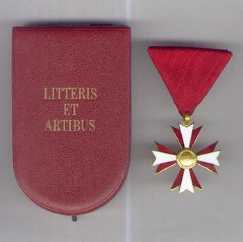Cross of Honour and Case of Issue Obverse