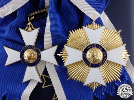 Embaixada do Brasil em Londres concede medalha Ordem de Rio Branco