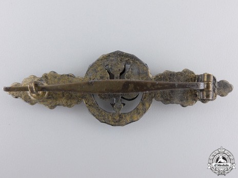 Long-Range Night Fighter Clasp, in Gold Reverse