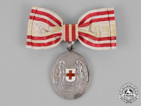 Honour Decoration of the Red Cross, Civil Division, Silver Medal (for Women)