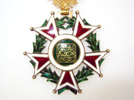 Order of the Brilliant Star of Zanzibar, Type VI, I Class Reverse
