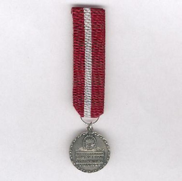 Medal+for+the+latvian+population+census