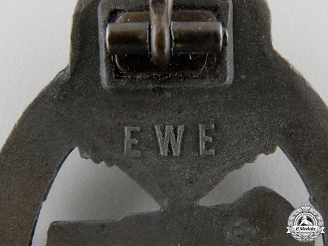 Panzer Assault Badge, in Bronze, by Unknown Maker: EWE Detail