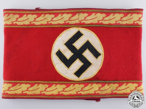 NSDAP Leiter eines Hauptamtes Type II Gau Level Armband Obverse