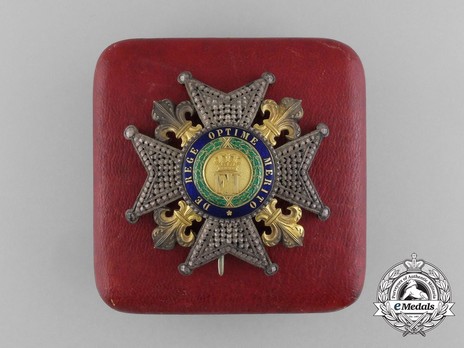 Royal Order of Francis I, Commander Breast Star Obverse