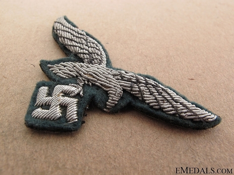 Luftwaffe Officer Ranks 1st Pattern Cloth Cap Eagle Insignia Obverse