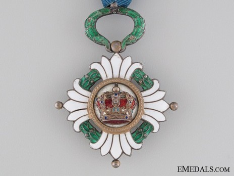 Order of the Yugoslav Crown, Officer's Cross Obverse
