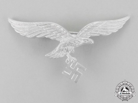 Luftwaffe Officer/NCO/EM Ranks 2nd Pattern Metal Cap Eagle Insignia Obverse