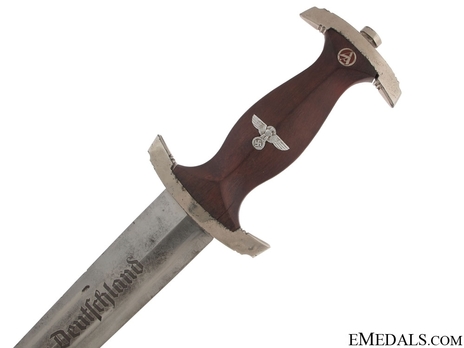 NSKK M36 Chained Service Dagger by C. Eickhorn Obverse Grip