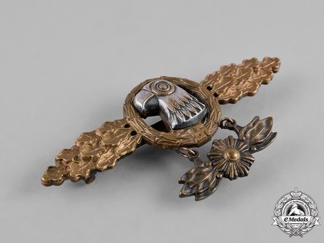 Reconnaissance Clasp, in Gold (with star pendant) Obverse