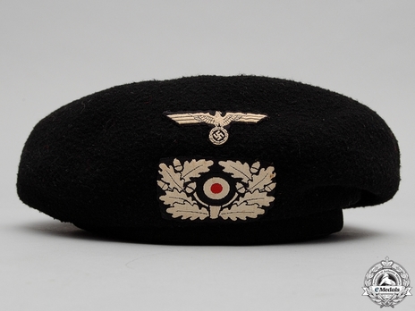 German Army NCO/EM Panzer Beret (with white insignia) Obverse