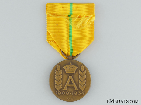  Commemorative Medal for the Reign of King Albert I (stamped "V.D.") Reverse