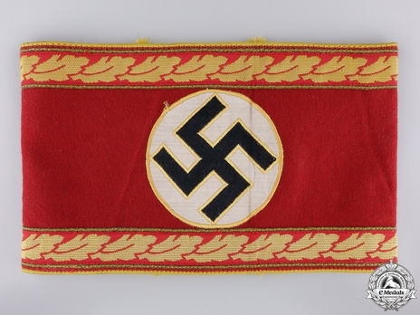 NSDAP Leiter eines Hauptamtes Type II Reich Level Armband Obverse
