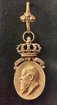 Bavarian Army Jubilee Medal with Crown, Type I, I Class in Gold Obverse