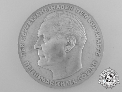 Medal for Outstanding Technical Achievements (in silvered zinc) Obverse 
