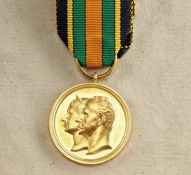 Golden Wedding Jubilee Medal, in Gold (in gold) Obverse