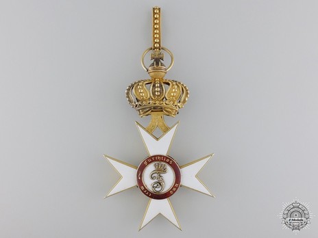 Order of the Württemberg Crown, Civil Division, II Class Commander Obverse