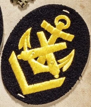 Kriegsmarine Obermaat Ordnance Insignia (embroidered) Obverse