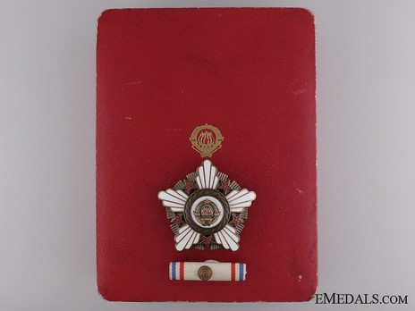 Order of the Republic, III Class Case of Issue Obverse