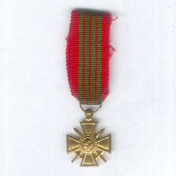 Miniature Bronze Cross (1939 1945) (Gilt) Obverse