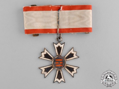 Order of the Eight Trigrams, III Class Neck Badge Obverse