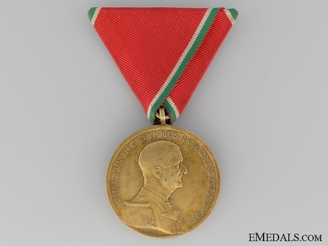 Bravery Medal, Gold Medal Obverse