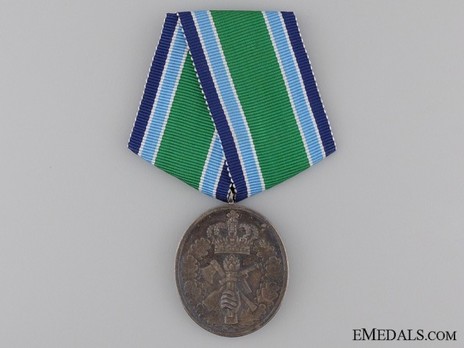 Silver Medal (25 years) Obverse