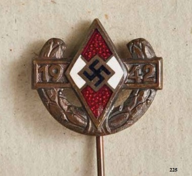 Championship Pin of the Reich Youth Leader, in Bronze Obverse