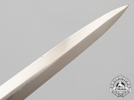Luftwaffe Stöcker & Co.-made 1st pattern Dagger Blade Tip Detail