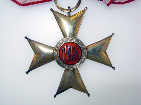 Order of Polonia Restituta, Commander with Star (1939-1989) Reverse