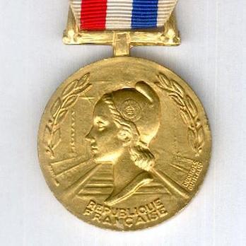 Gold Medal (with palm branch clasp, stamped "GEORGES GUIRAUD," 1977-) (Bronze gilt by Monnaie de Paris) Obverse