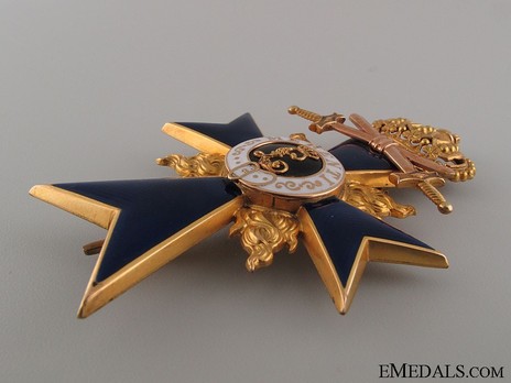 Order of Military Merit, Military Division, Officer Cross (in gold) Obverse