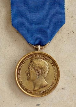 Service Medal for Art and Science, Type I, in Gold, Small Obverse