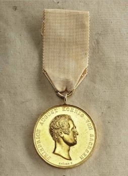 Life Saving Medal, Type II, in Gold Obverse
