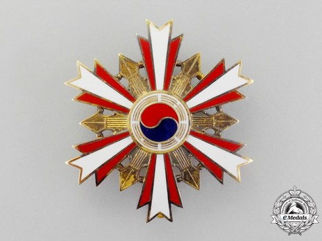Order of National Security Merit, Type I, I Class Breast Star Obverse