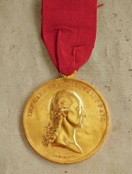 Honour and Merit Medal "LEGE ET FIDE", Type I, I Class Gold Medal