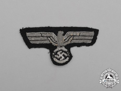 German Army Panzer Officer's Breast Eagle (Hand-Embroidered) Obverse