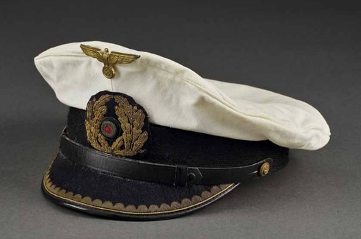 Kriegsmarine White Junior Officer Ranks Visor Cap Obverse