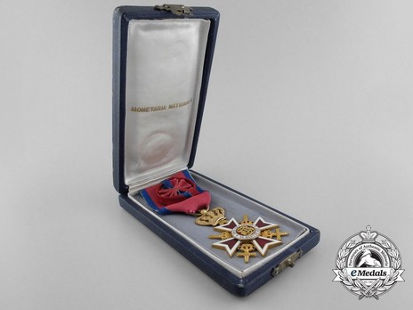 Order of the Romanian Crown, Type II, Military Division, Officer's Cross Case of Issue