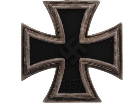 Knight's Cross of the Iron Cross, by C. E. Juncker (upright 2) Obverse