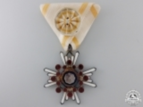 Order of the Sacred Treasure, IV Class Obverse