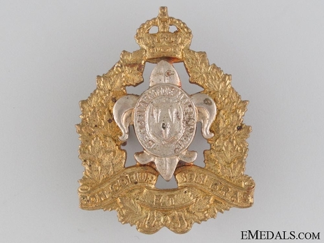 Le Regiment De Masionneuve Officers Cap Badge Obverse