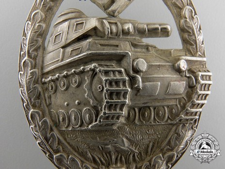 Panzer Assault Badge, in Silver, by C. E. Juncker (in tombac) Detail