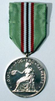 Long and Faithful Service Medal in Silver Obverse